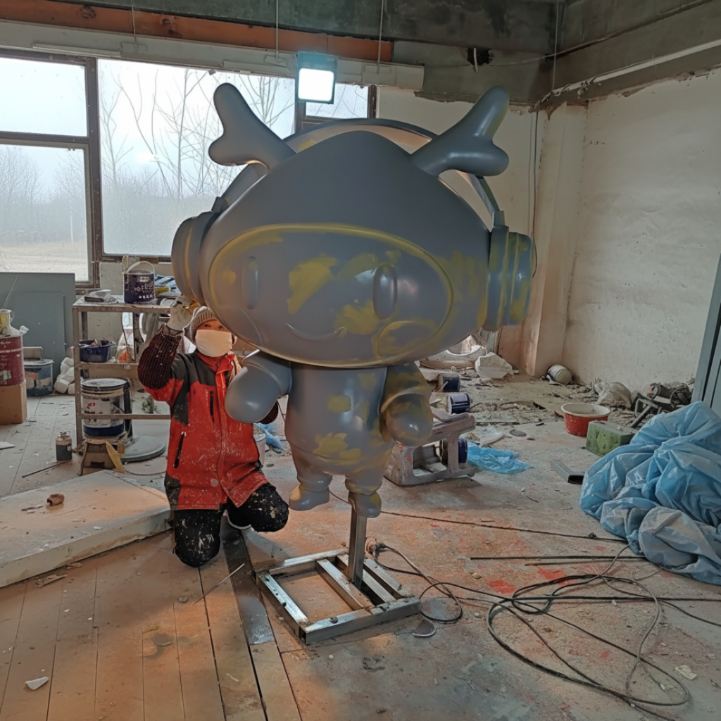 工人专注工作场景图